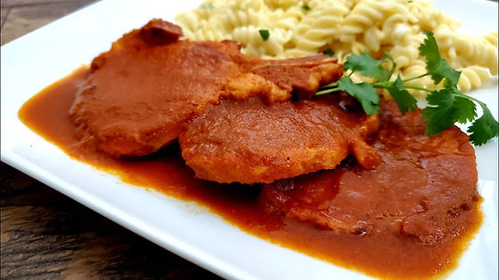 Chuleta en Salsa Roja