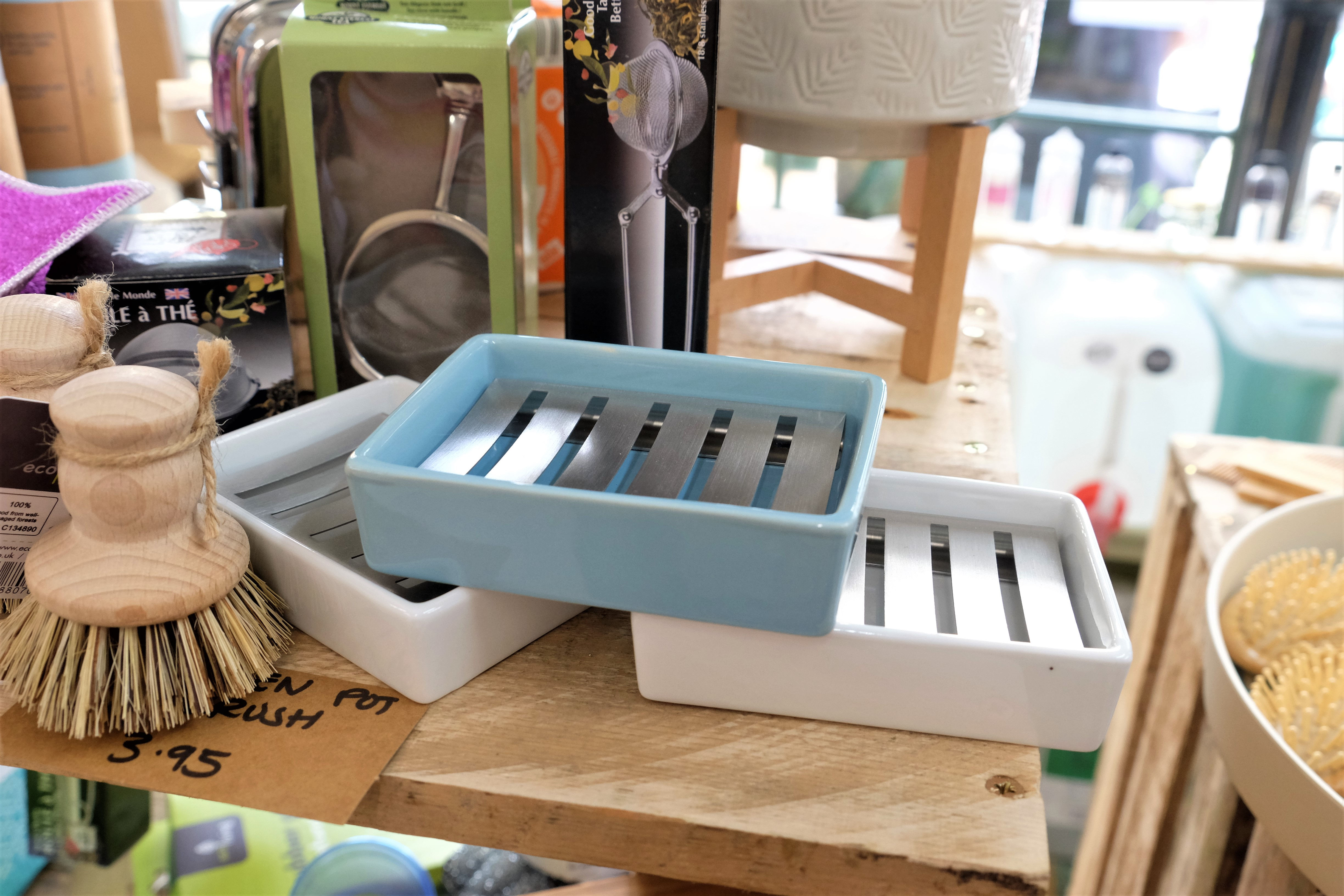 Ceramic soap dish (blue)