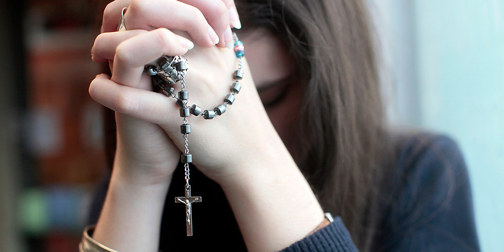 web3-pray-rosary-woman-prayer-spiritual-