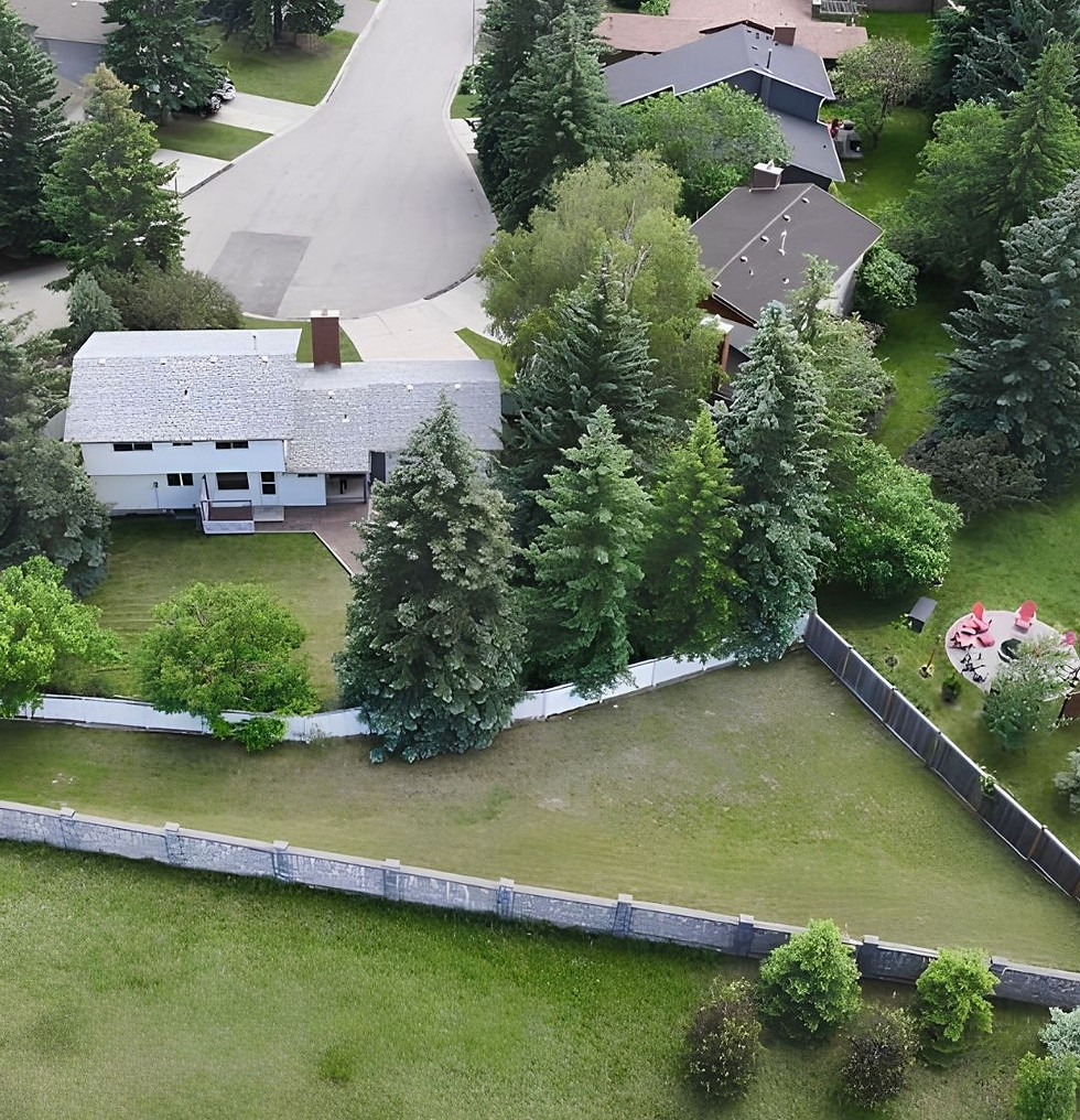 Quarter of an acre property in Varsity with large home and mature trees