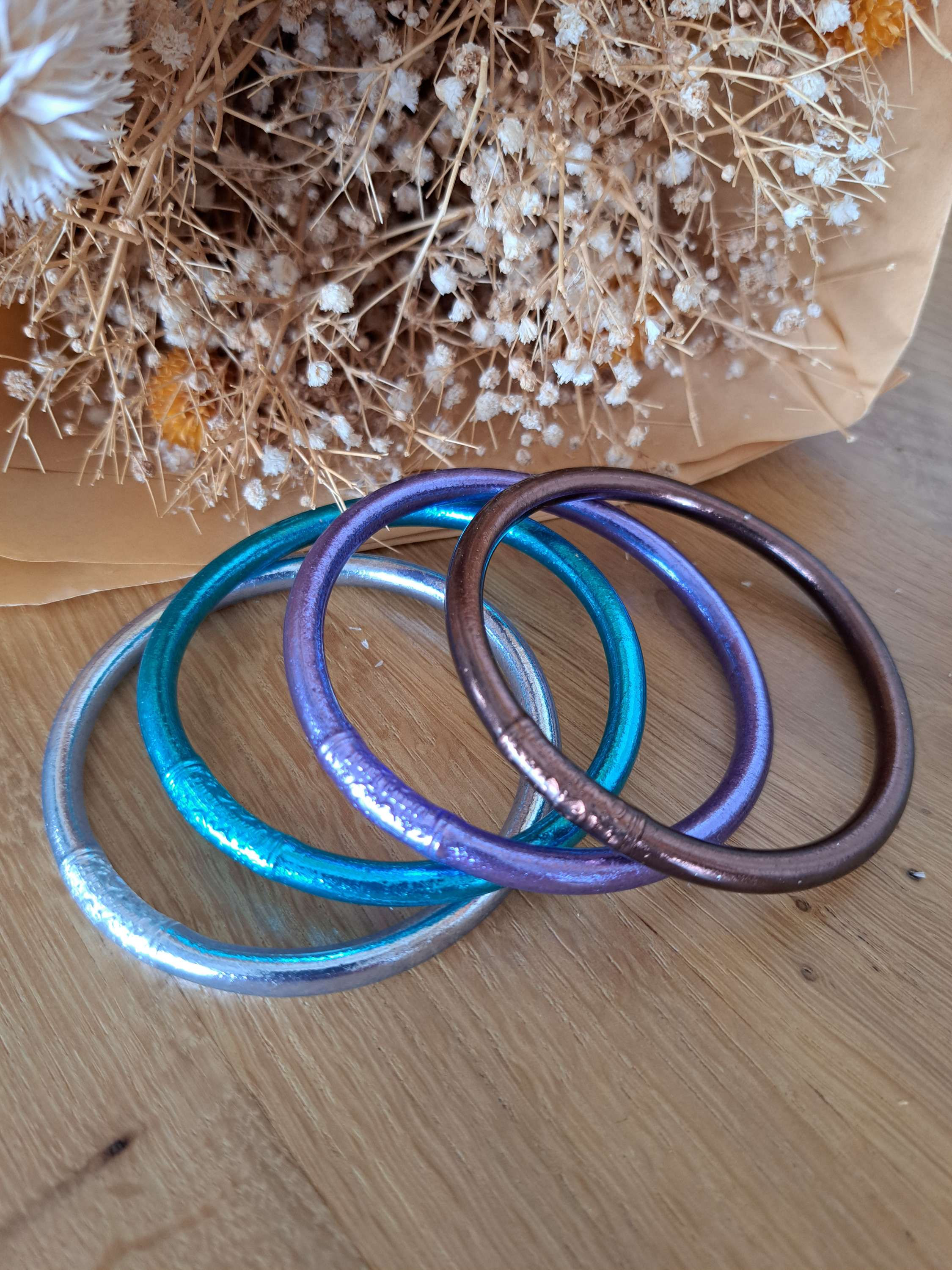 Jonc bouddhiste coloré