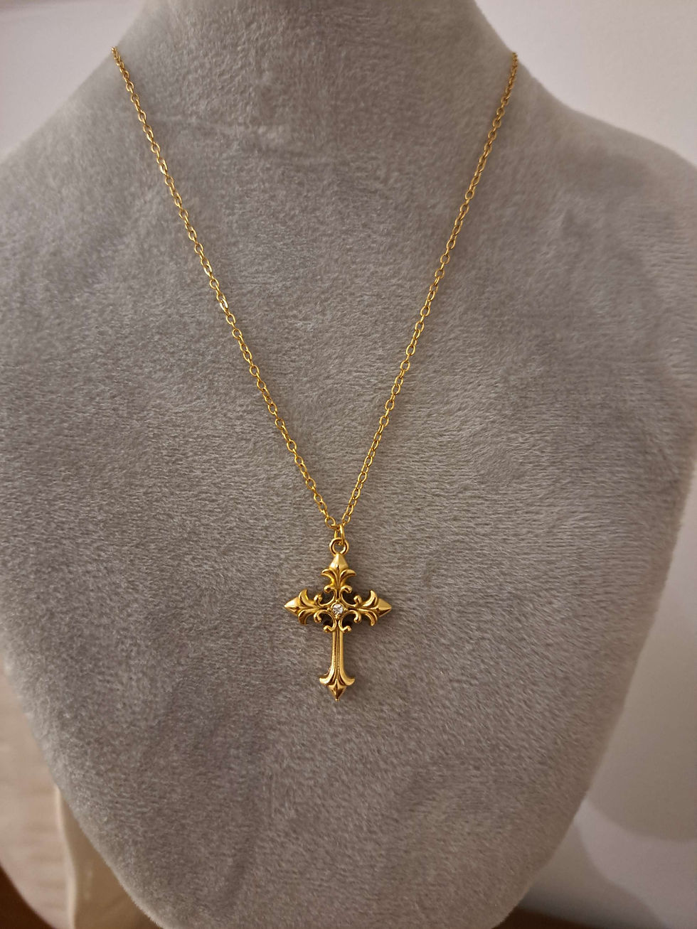 Miniature : Chaîne et croix décorée petit modèle 