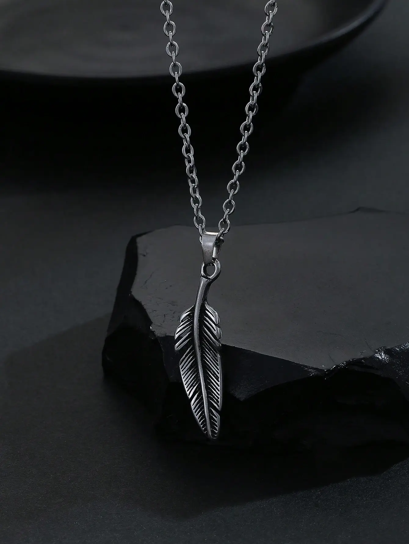 Vintage Feather Charm Men's Necklace – Punk Street Style Stainless Steel Chain