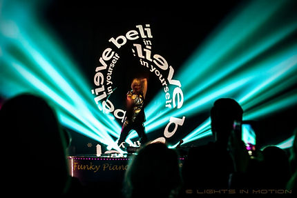 openingsact led show