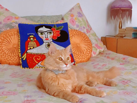 FASHION & DÉCO / Sélection de draps seconde main pour un lit fleuri et coloré !