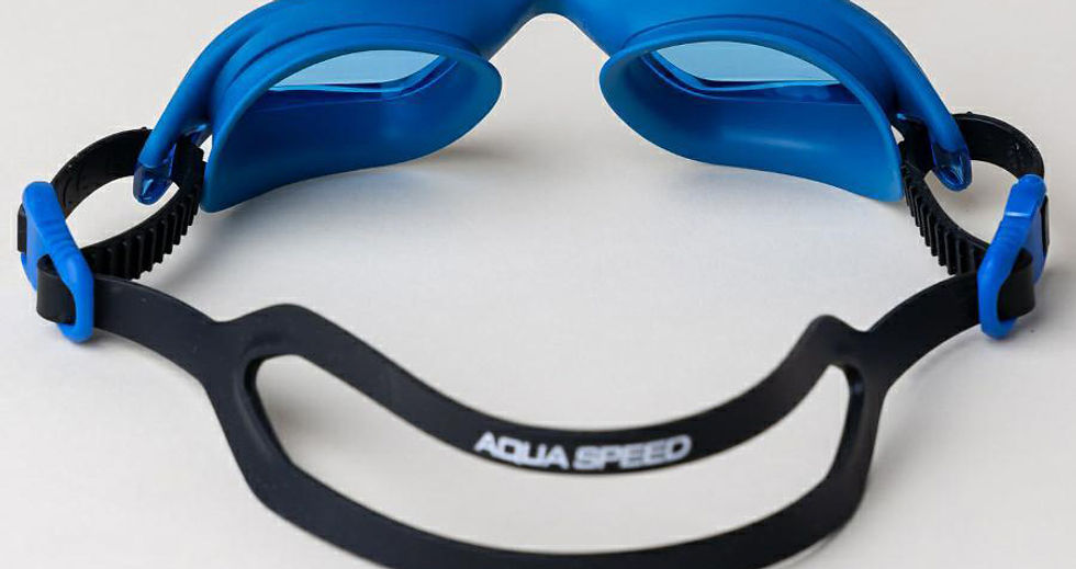 Прев'ю: Сині окуляри для плавання Aqua Speed лежать на білому фоні. Інтернет-магазин SwimDream