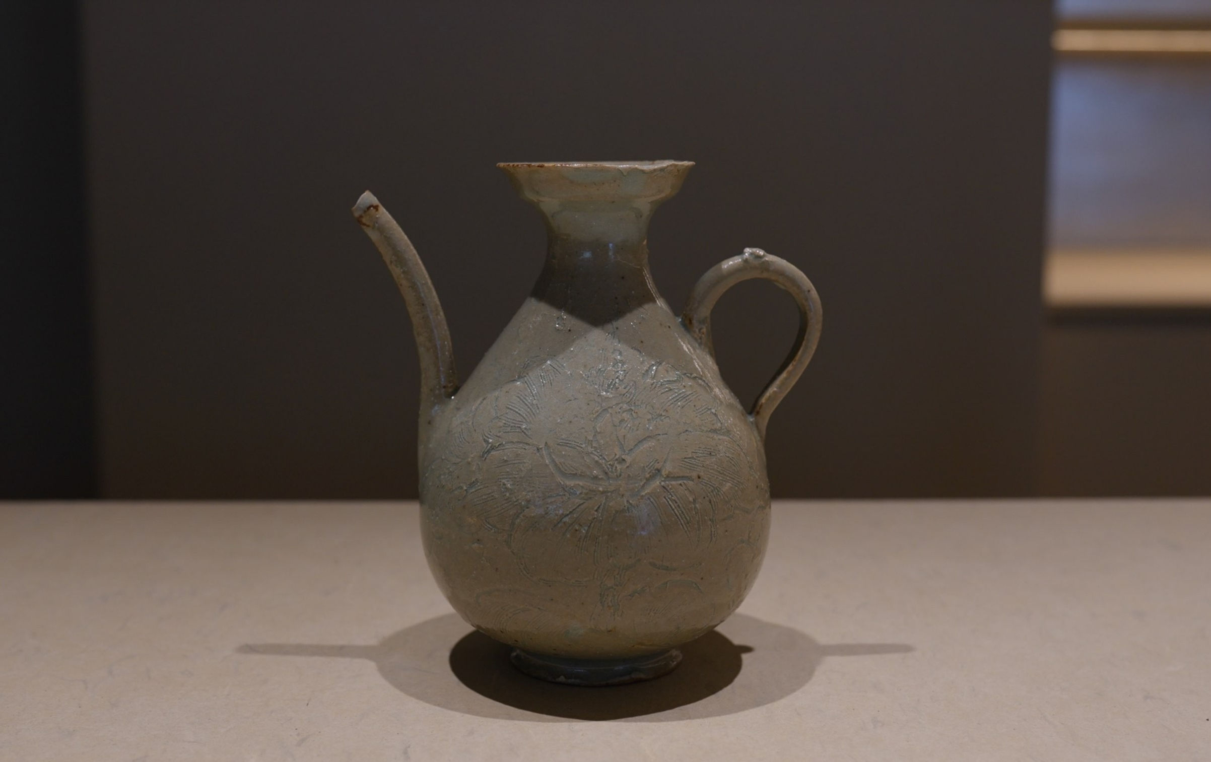 Janghyun Cho 青磁片口 J33