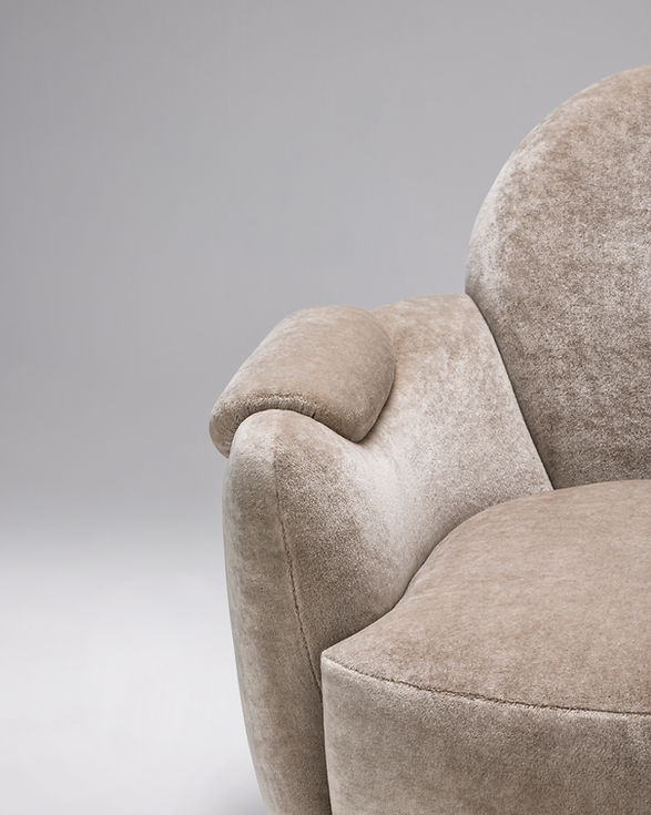 LeoSentou_Grand Oval Armchair_18.jpg