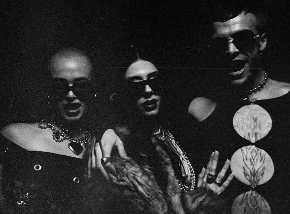 Photo still of the fashion clip Vehemence by Maria de La Gala