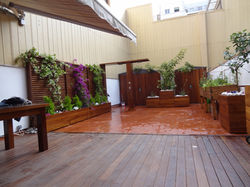 TERRAZAS Y JARDINES