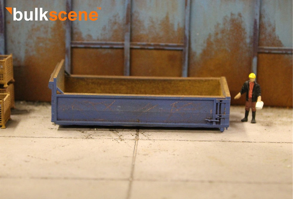 Thumbnail: Smooth Sided Low Hooklift Skip - UNPAINTED - 1:76 OO Gauge Model Railway