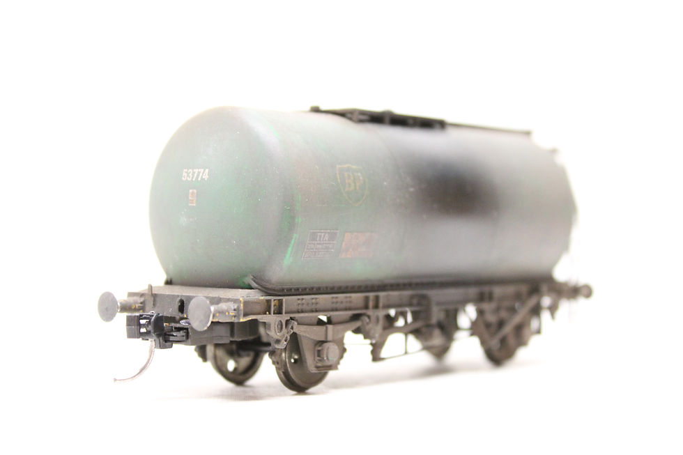 Thumbnail: Pre-Owned Bachmann 37-575 45t TTA Oil Tank Wagon BP Green B1