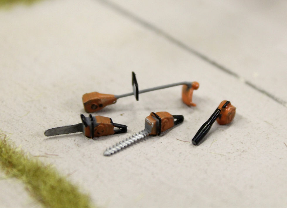 Thumbnail: Chainsaw Strimmer Hedge Trimmer & Blower Set- PAINTED - 1:76 OO Gauge