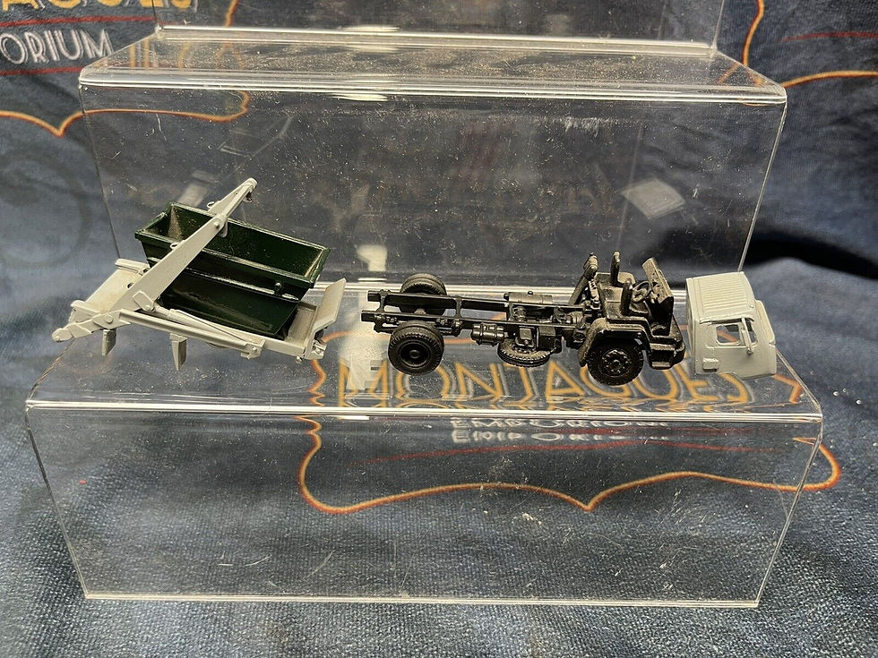 Thumbnail: Pre-Owned Leyland Grey Skip Lorry Kit Built E22