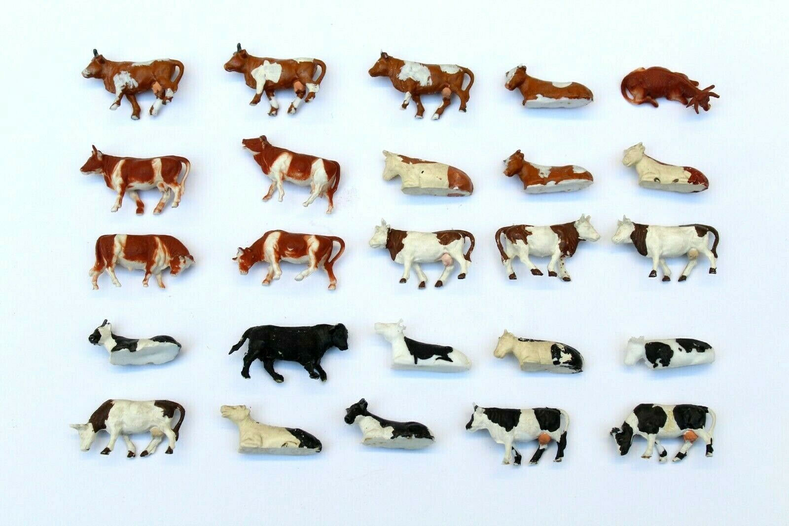 25 x DAIRY COWS PAINTED FIGURES ANIMALS HO GAUGE 1/87 SCALE B1