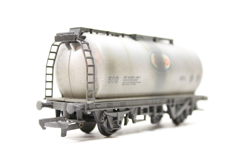 Thumbnail: Pre-Owned Hornby Esso TTA Oil Tank Wagon No 2 WEATHERED B12