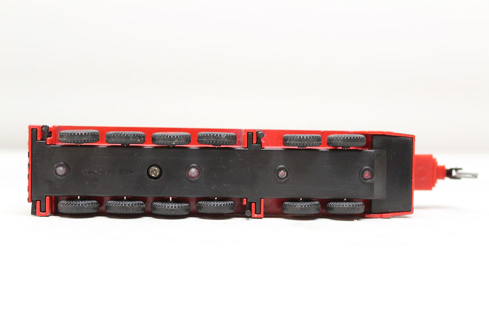 Thumbnail: Pre-Owned Red 6 Axle Road Crane HO 1/87 C10