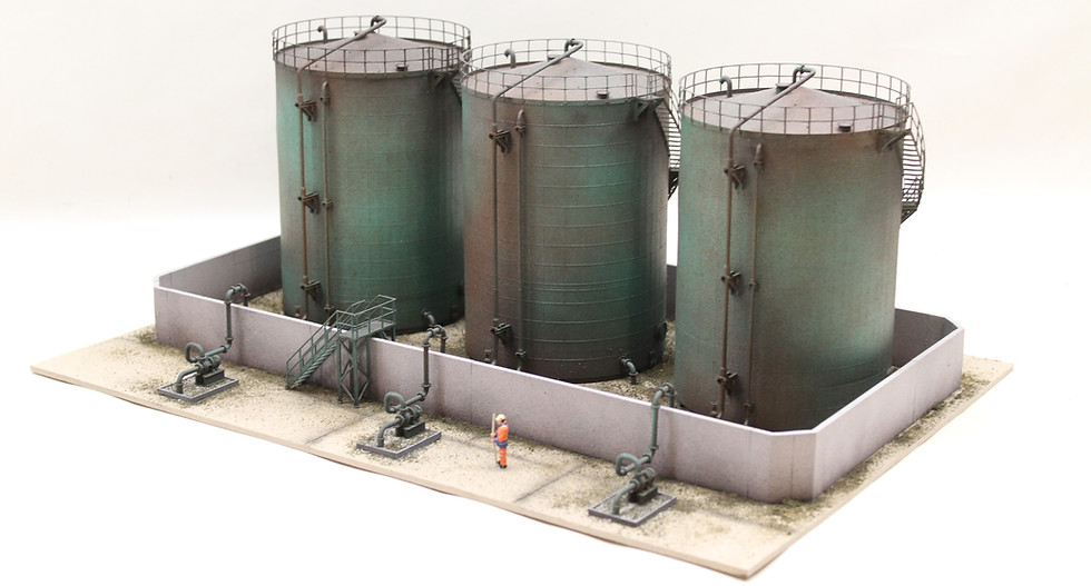 Oil Storage Tanks Bunded Yard with pipework OO Gauge Model Railway Scene2 - RARE (35).JPG
