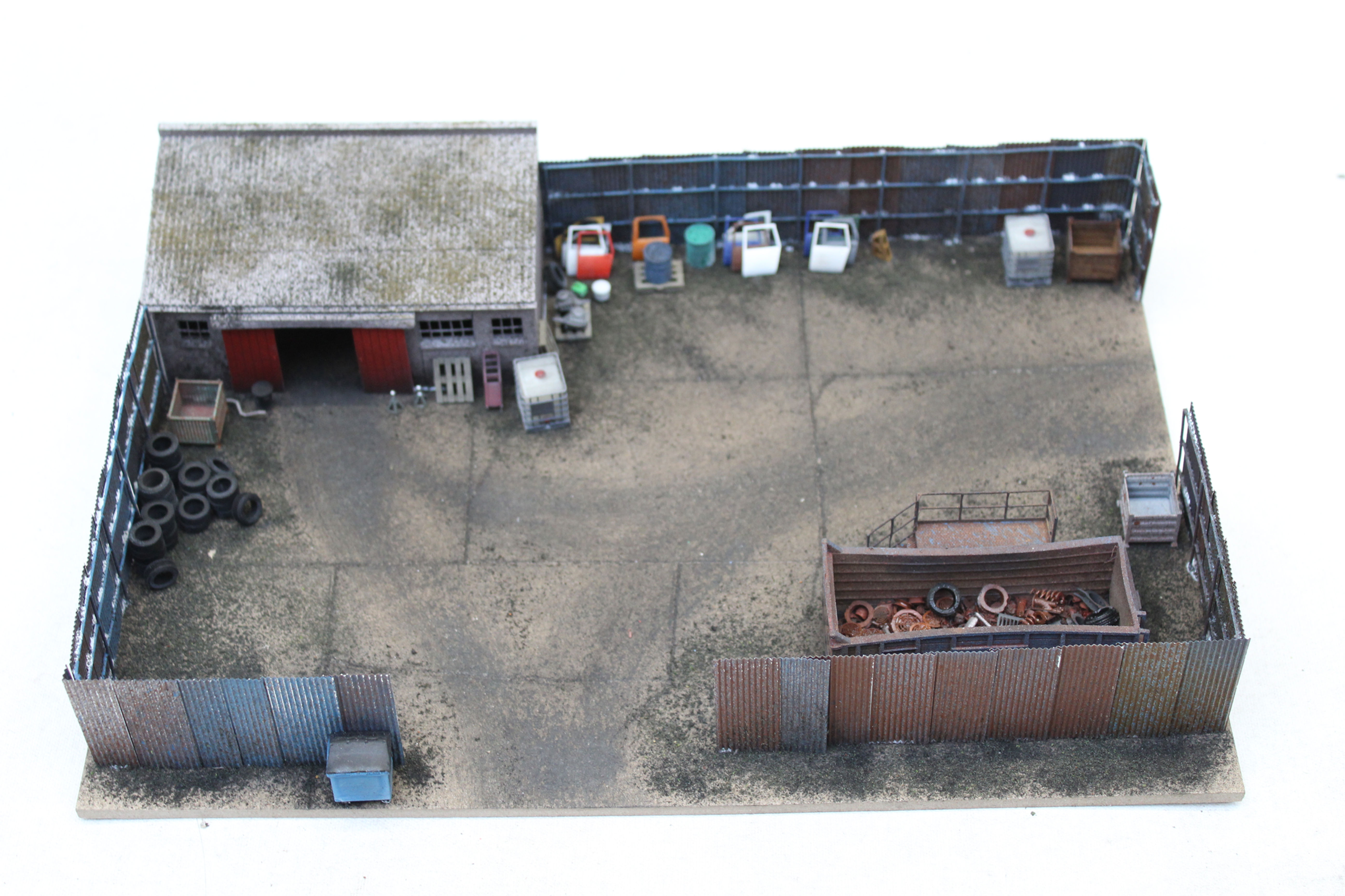 Scrapyard Diorama 16