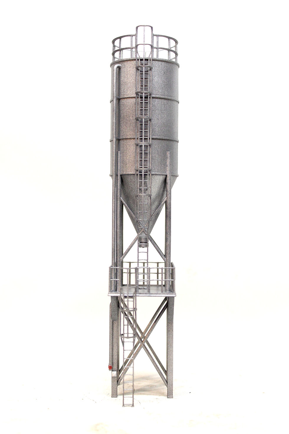 Thumbnail: Tall Industrial Silo on Platform - GALV GREY - 1:76 OO Gauge Model Railw