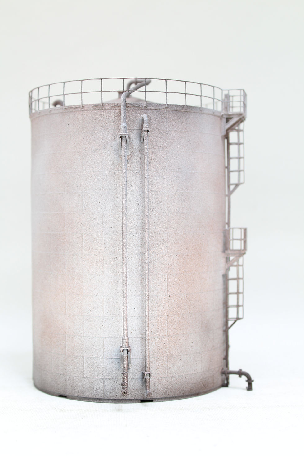 Thumbnail: Large Oil Storage Tank with ladder 165mm - WHITE RUSTY -1:76 OO Gauge Model Rail