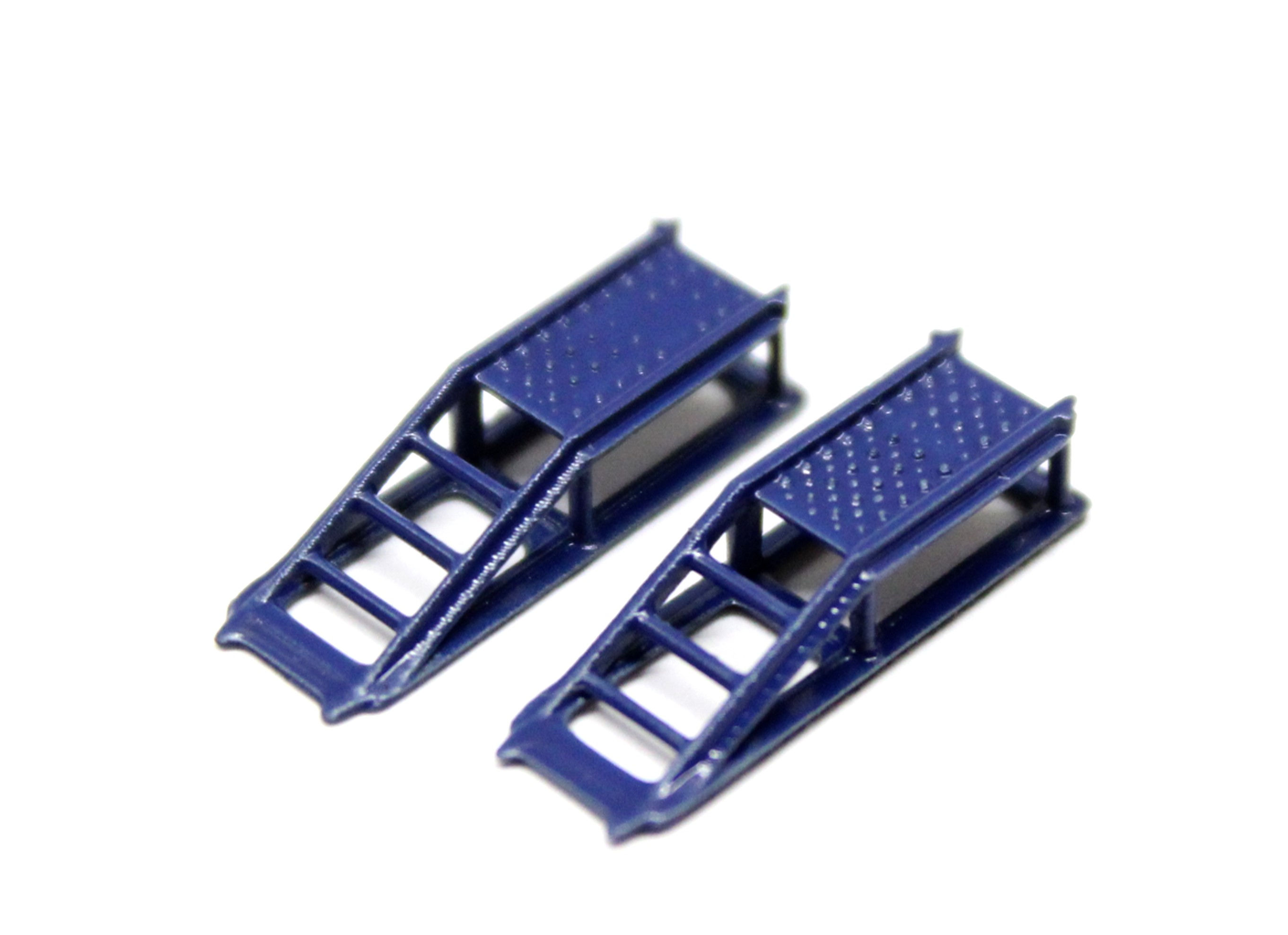 Blue Car Ramps - Pack of 2 - 1:76 OO Gauge Model Railway