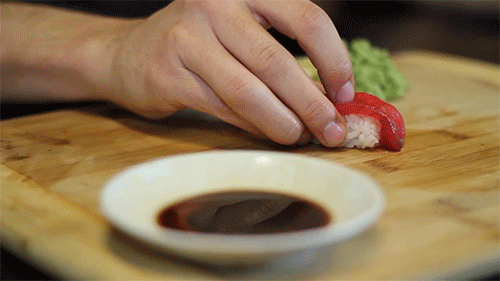 TREMPE SON SUSHI.gif