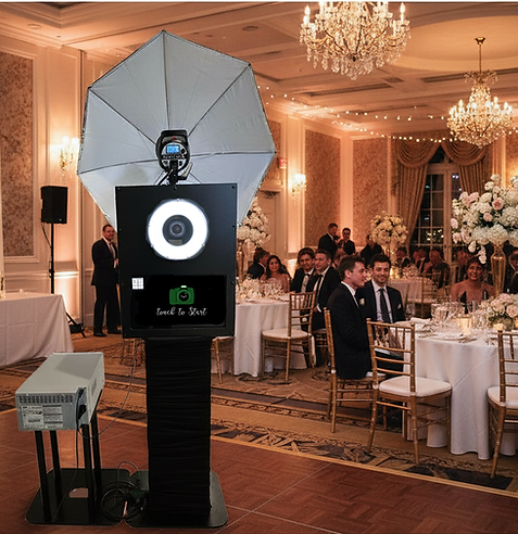 My photo booth with wedding background.png