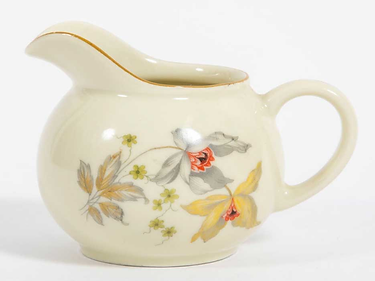 כד חלב פורצלן אירופאי נאה מאוד.png