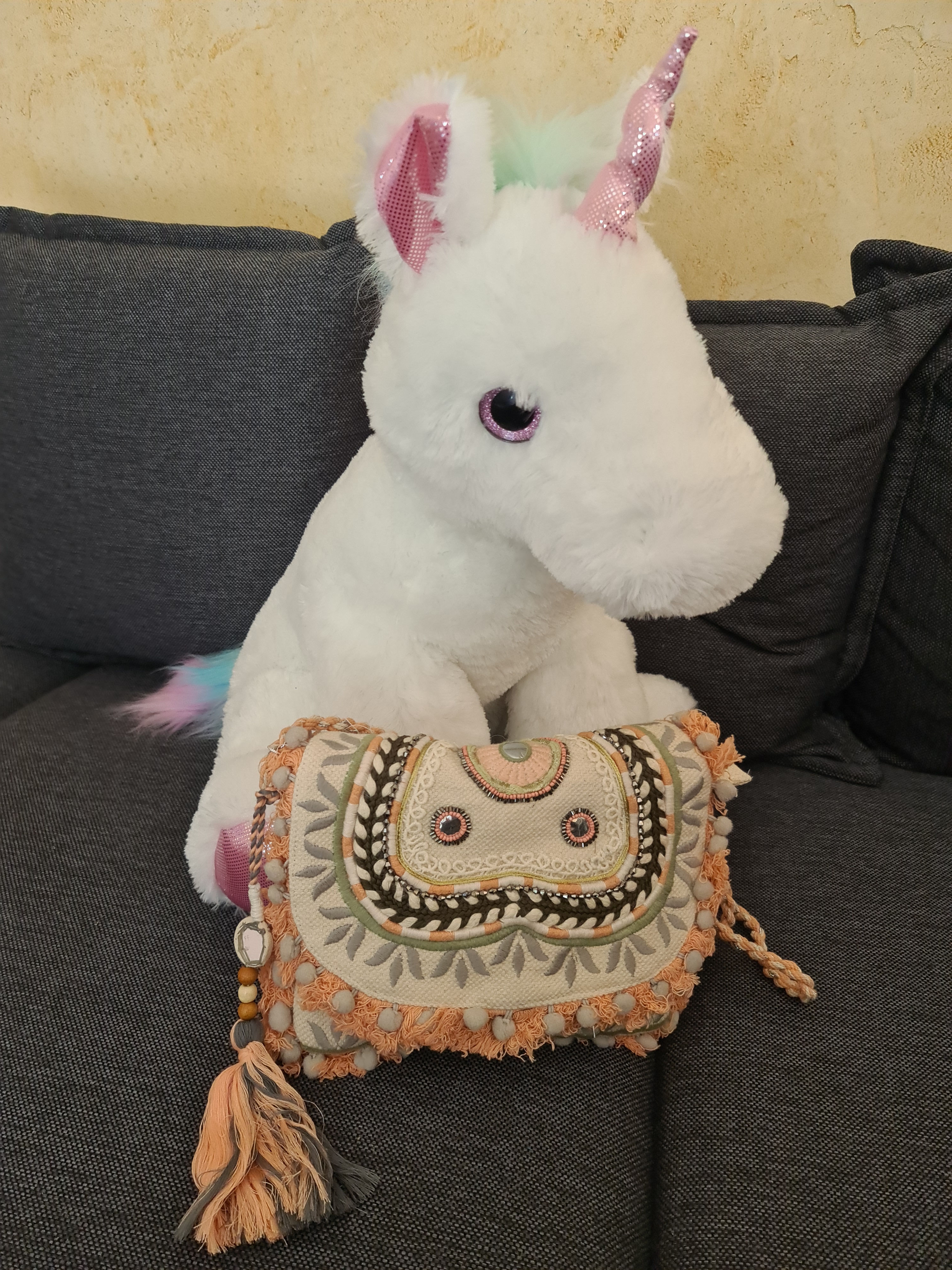 Petit sac en toile écru avec broderies