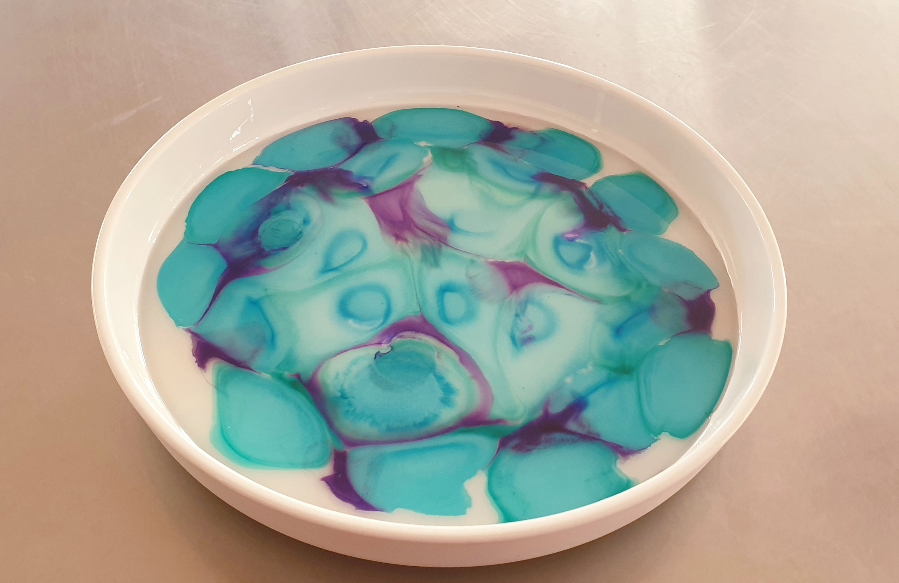 Ceramic Tray with Resin Base