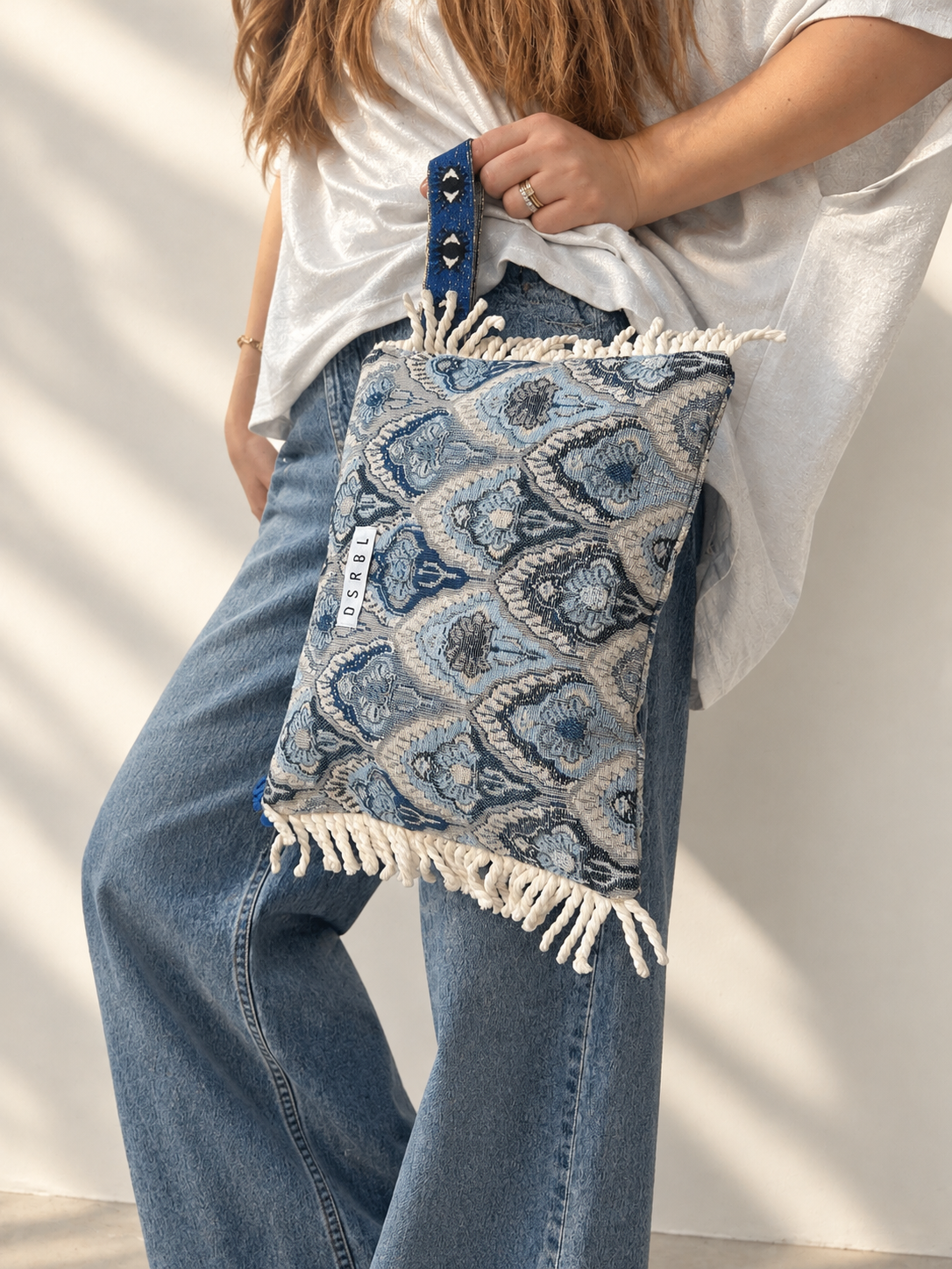 Aqua Clutch