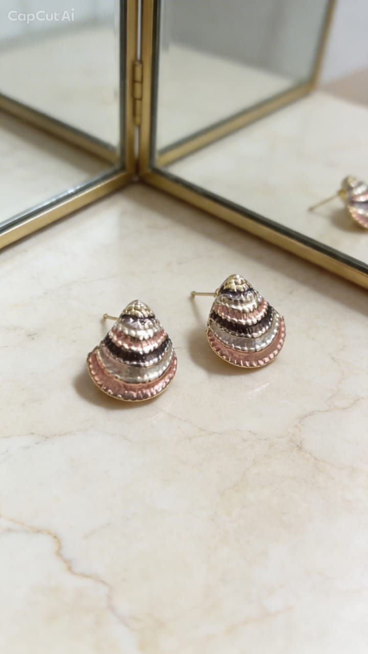 BRINCO CONCHA ESMALTADA - BIJOUTERIA FINA