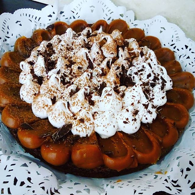 Brownie con Dulce de leche y Merengue