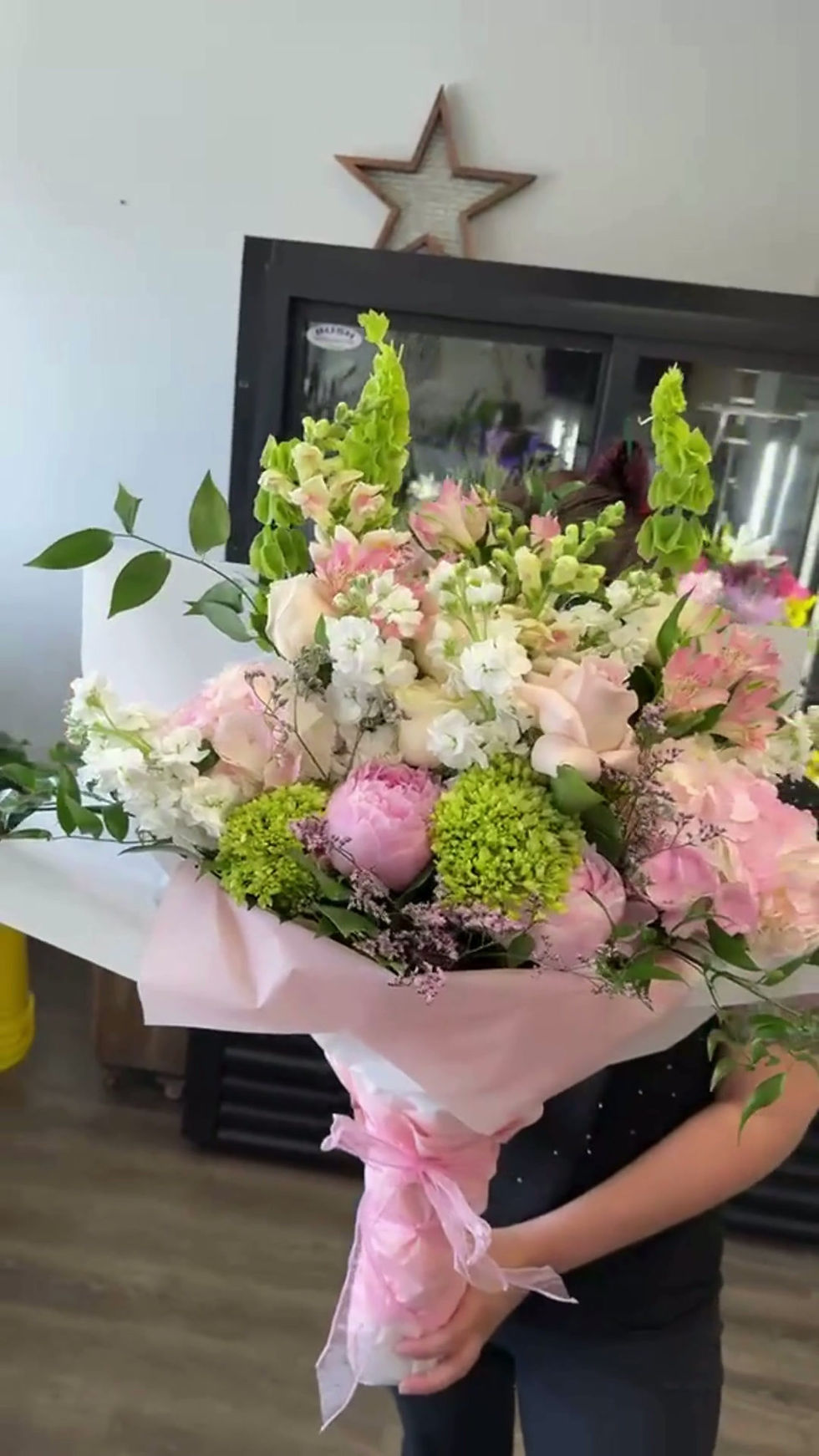 Video of a luxury peony and hydrangea bouquet by Flowers by Mike NY.