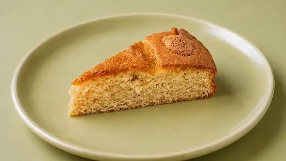 Amaretto Cake Slice