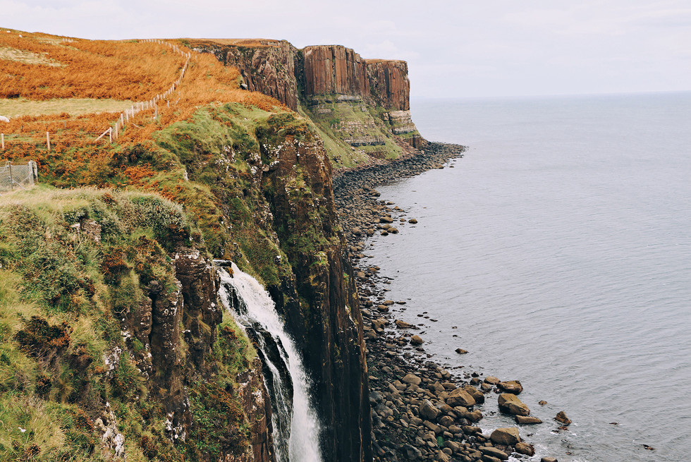 Scotland-UK-Skye-cliff.jpg