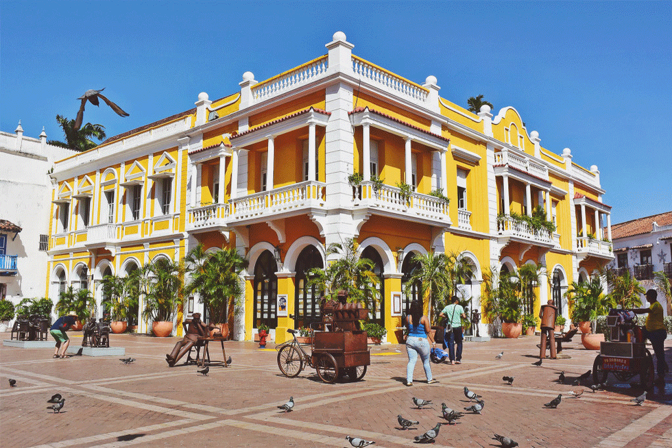 colombia-cartagena-old-town-building.png