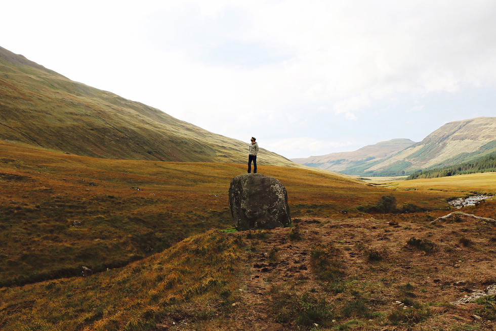 Scotland-UK-Isle-Skye-man-field.jpg