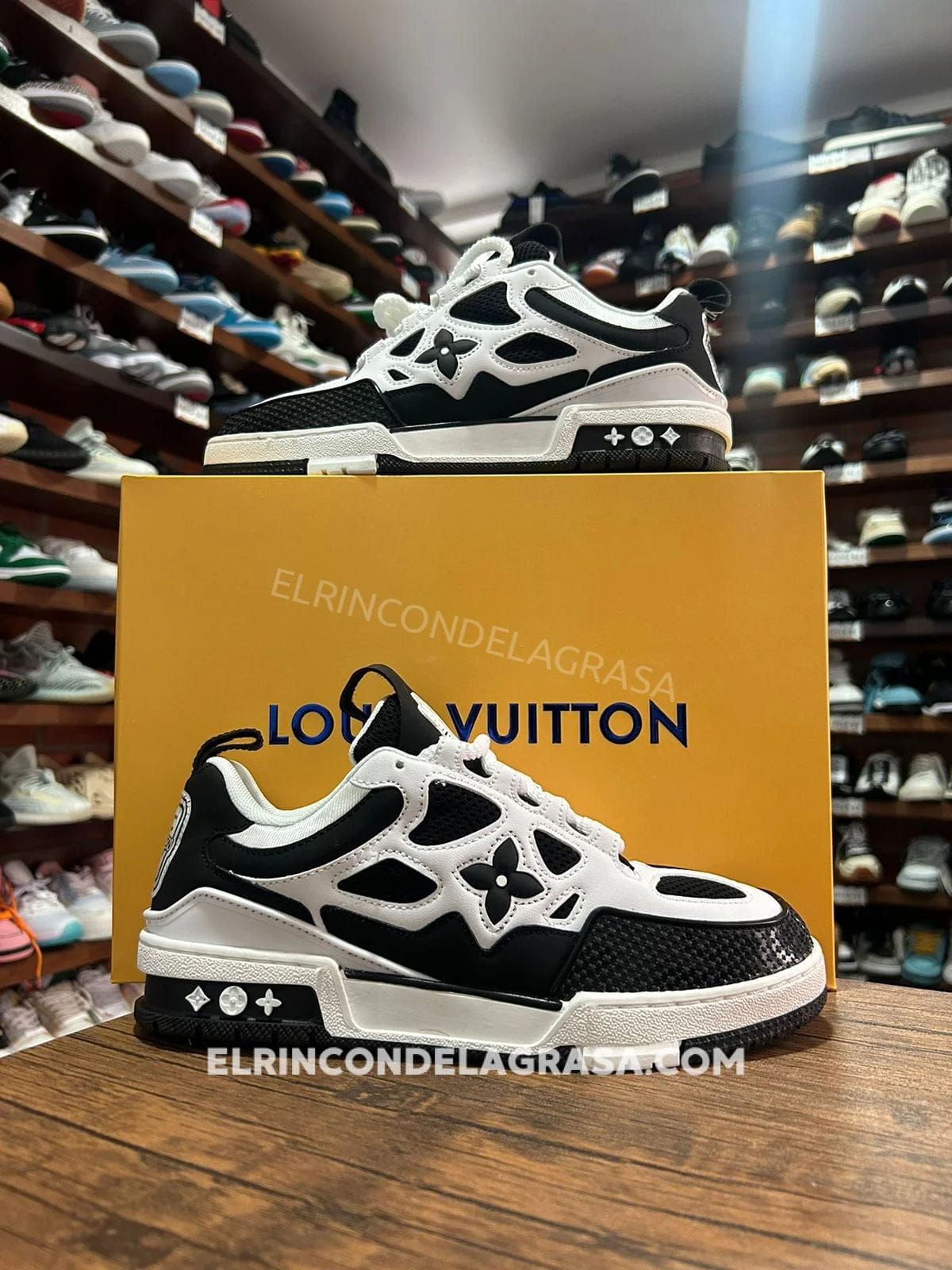 Louis Vuitton Skate Black & White