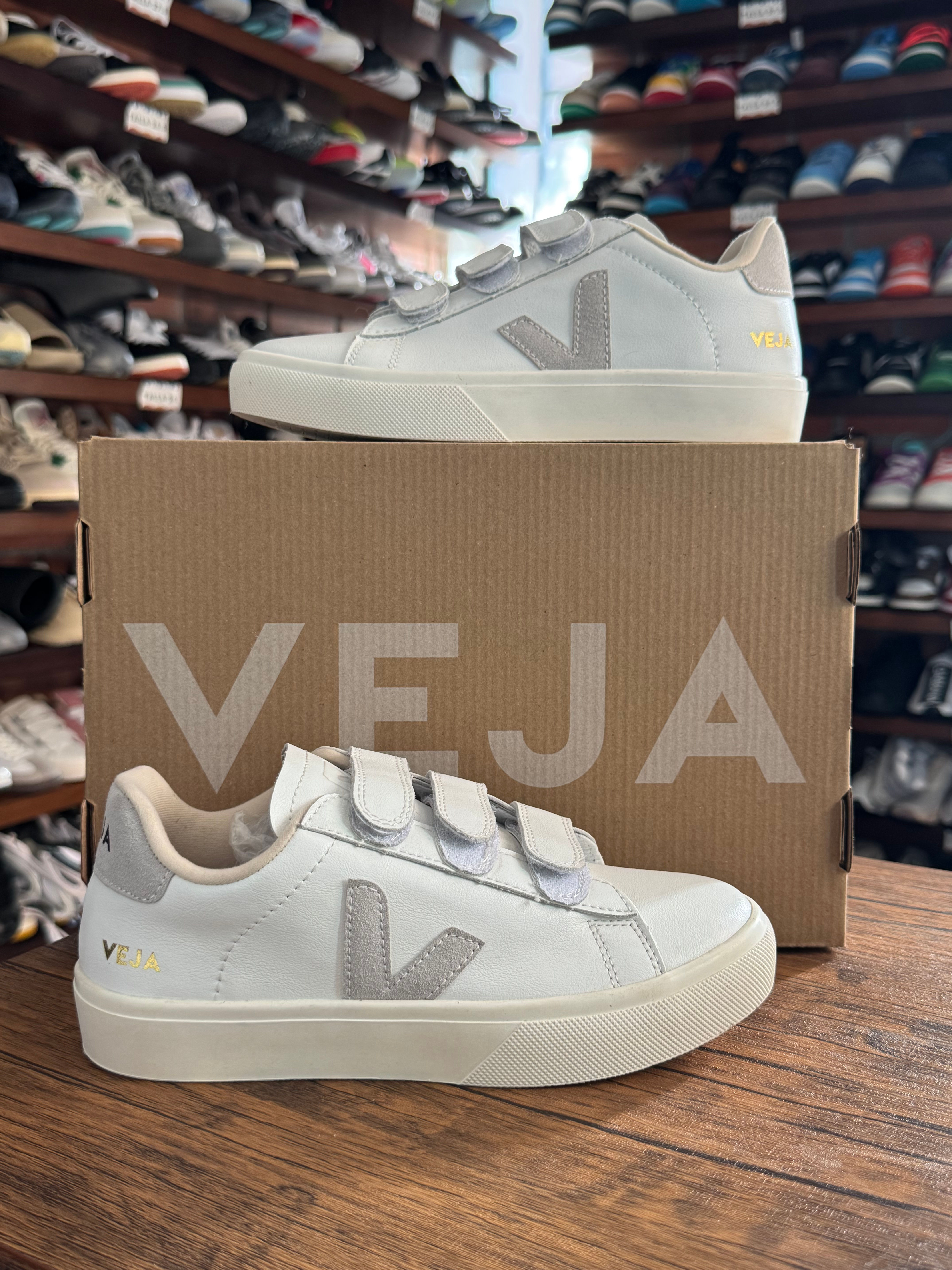 Veja Esplar Leather Gris