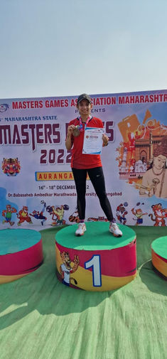 Dr. Heta Thakkar won two gold medals in 200m and 800m race in 30+ category at 3rd Maharashtra state Masters game 2022.