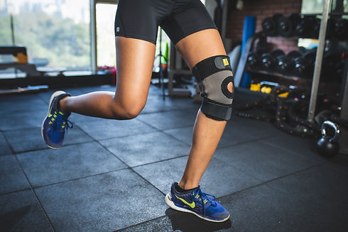 A patient getting knee pain treated