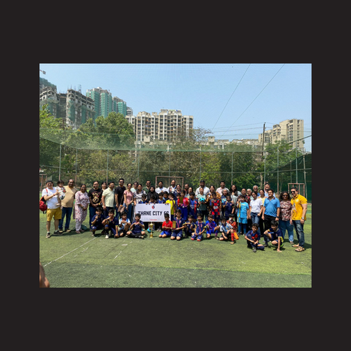 A group of athletes for TCFC interclub competition for which PhysioQinesis was an on field physiotherapy partner 