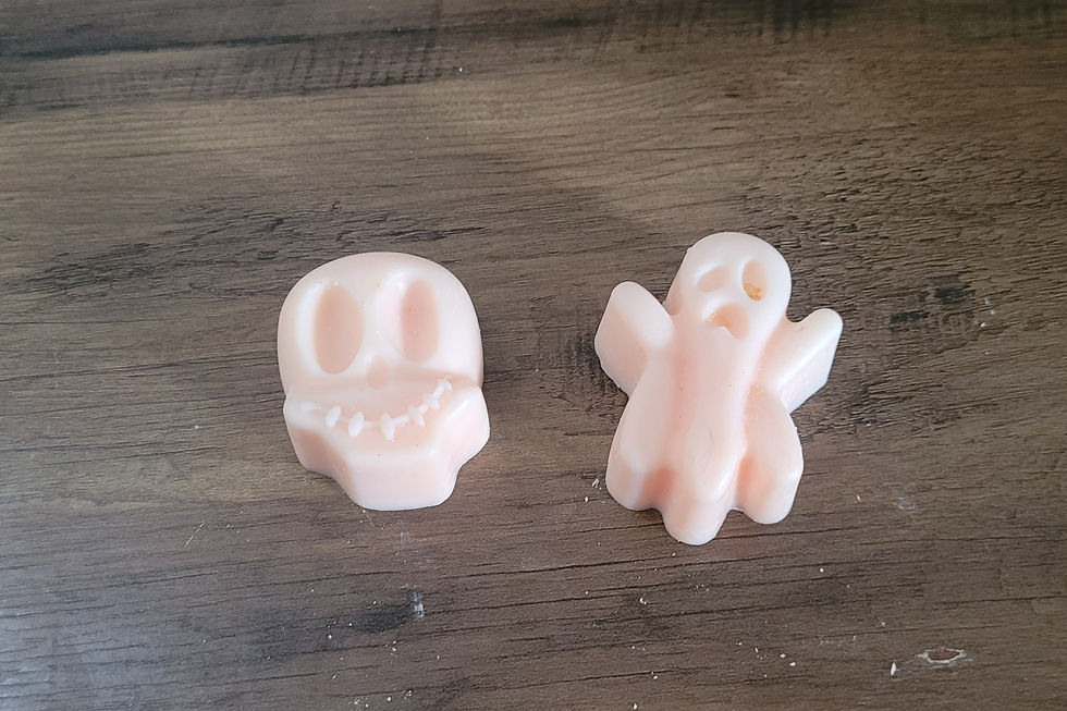 Thumbnail: Ghost Shaped Wax Melt Burner with Halloween Shaped Wax Melt 