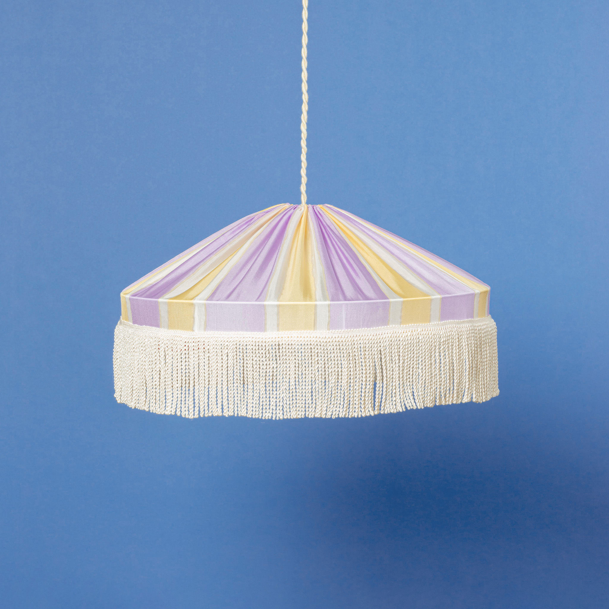 SUSPENSION PARASOL EN SOIE PEINTE À LA MAIN