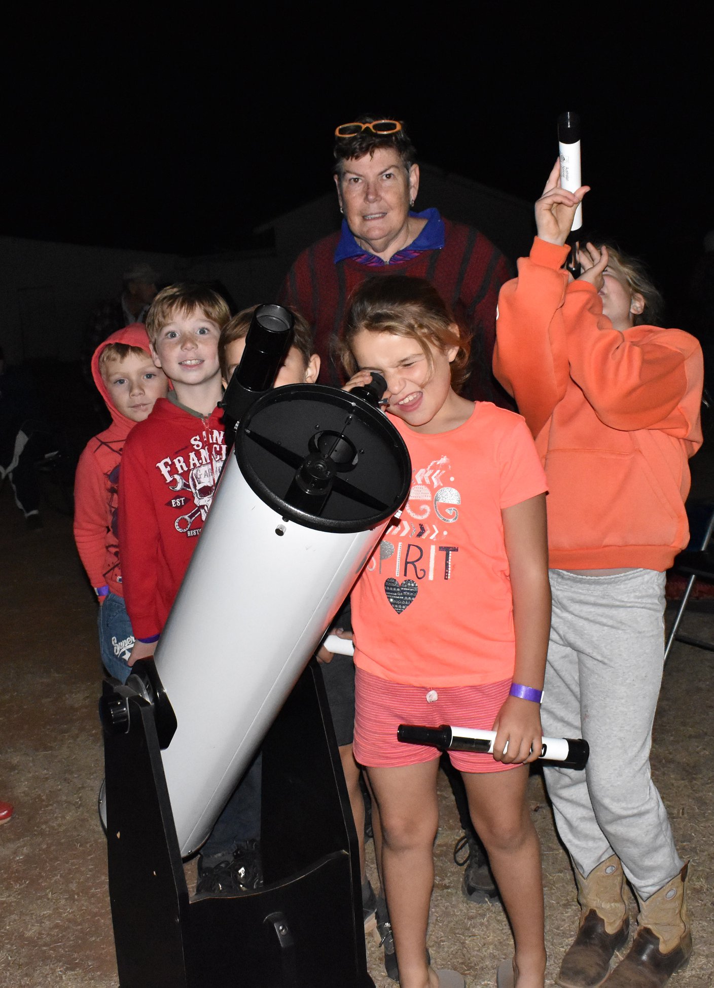 Milroy - Star gazing with Donna the Astr