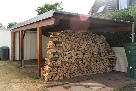 Maßgefertigtes Massivholz-Carport