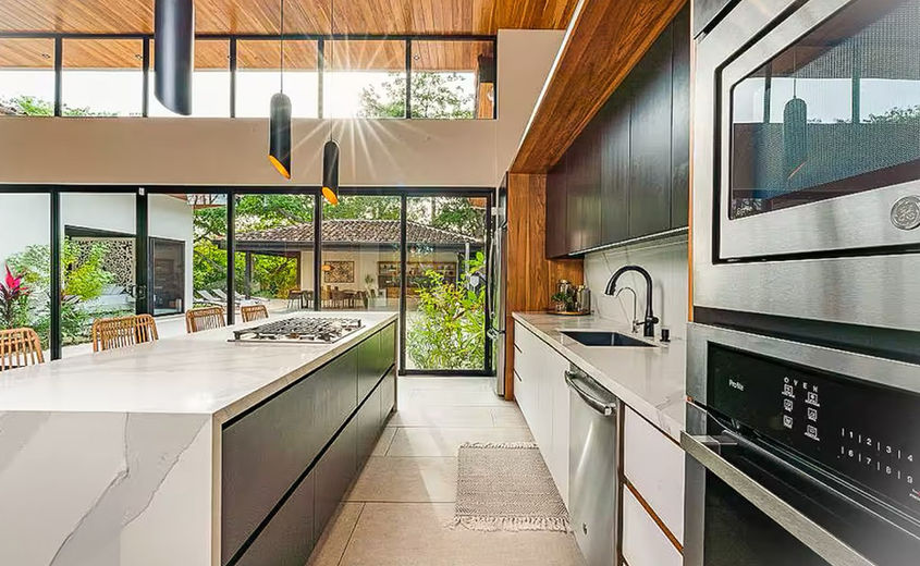 Casa Oasis kitchen island