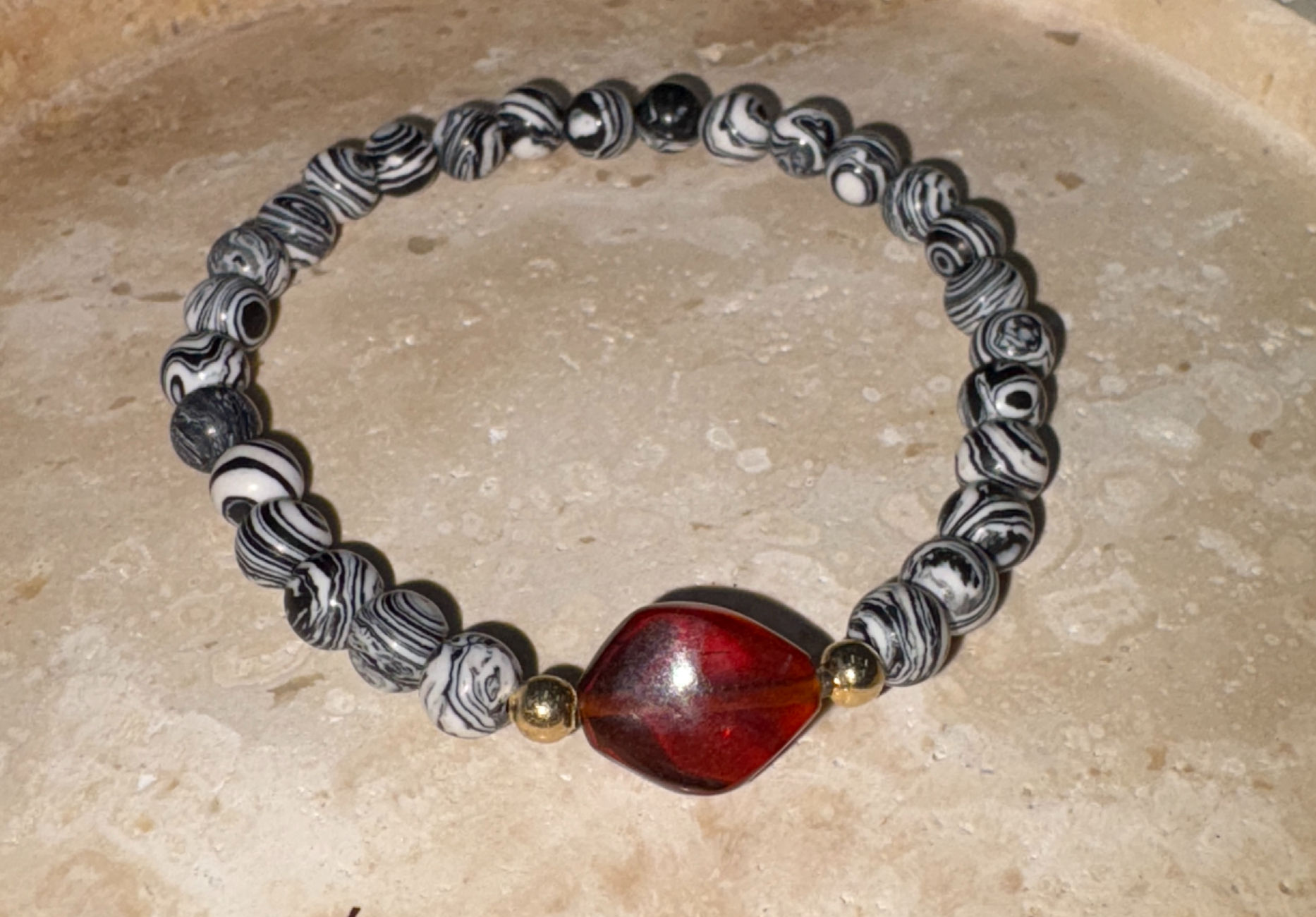 Bracelet Eclipse Roja – Agate zébrée & Ambre du Chiapas